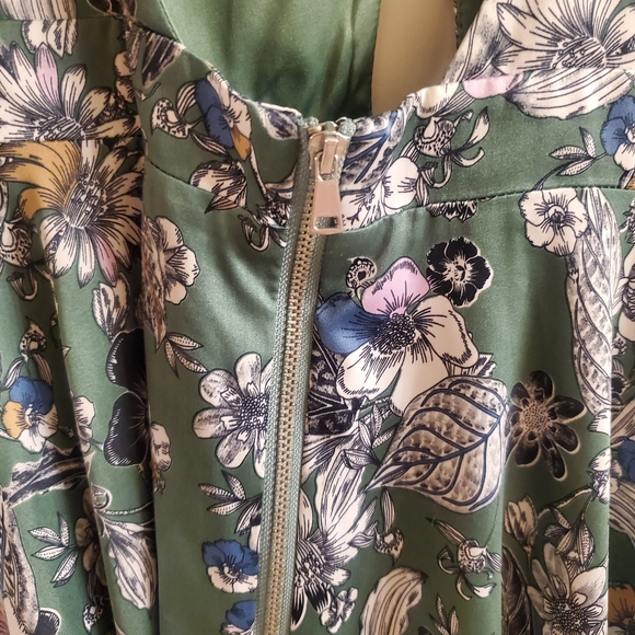 Bebe Green Floral Dress - Picture 5 of 5